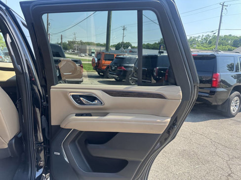 Used 2021 Chevrolet Tahoe Premier w/ Premium Package image 19