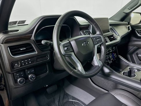 Certified 2024 Chevrolet Suburban Z71 w/ Luxury Package image 9