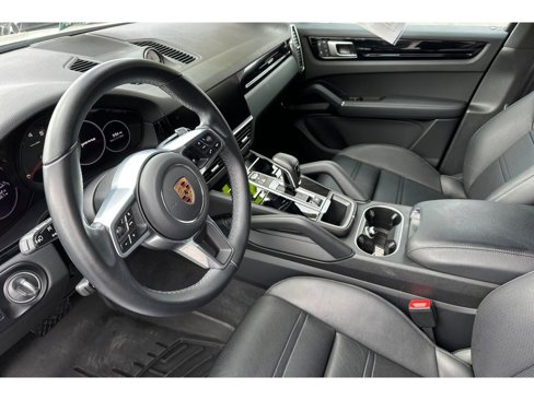 Used 2022 Porsche Cayenne image 10