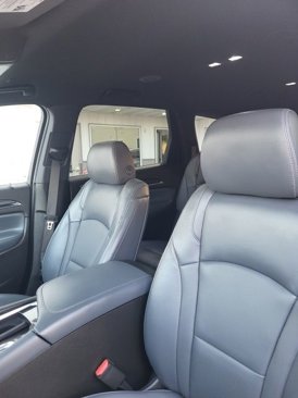 Used 2023 Buick Enclave Essence image 6
