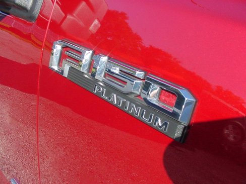 Used 2015 Ford F150 Platinum w/ Equipment Group 701A Luxury image 4