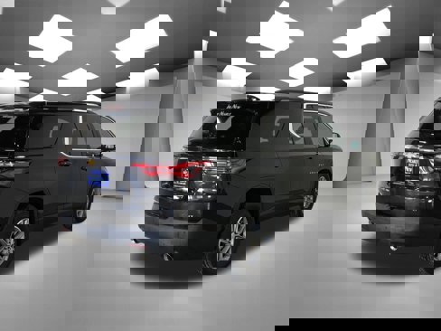 Used 2022 Chevrolet Traverse LT w/ LPO, Floor Liner Package image 3