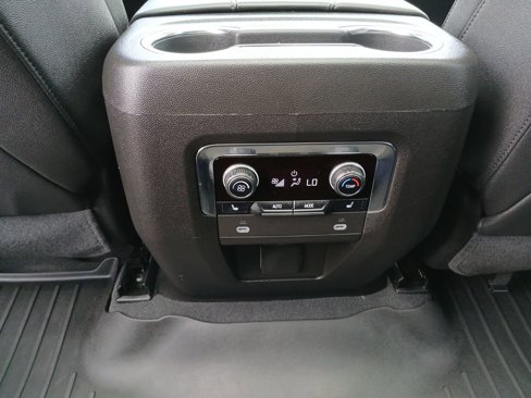 Used 2023 Chevrolet Tahoe Z71 w/ Luxury Package image 22