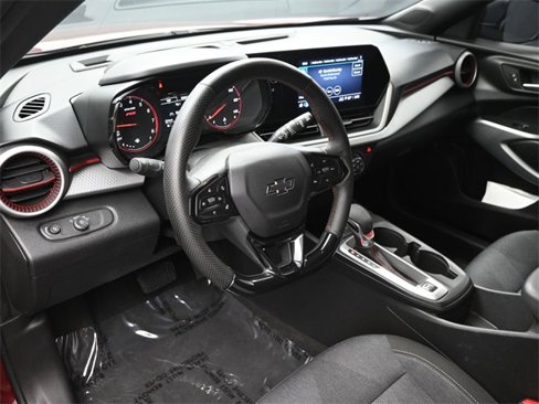 Used 2025 Chevrolet Trax RS w/ Driver Confidence Package image 4