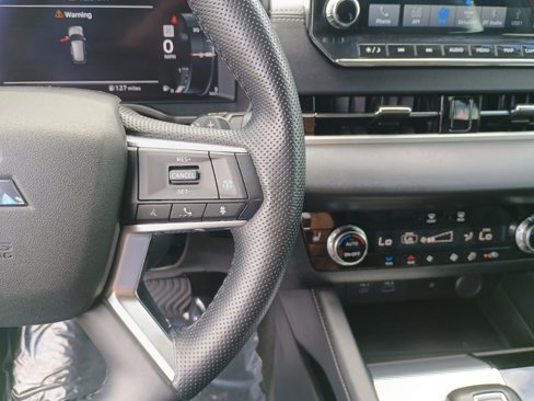 Used 2023 Mitsubishi Outlander SEL image 26