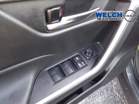 Used 2021 Toyota RAV4 XLE image 11