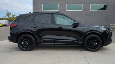 Certified 2024 Ford Escape ST-Line Elite w/ Premium Technology Package image 8