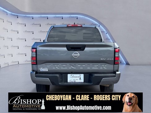 Used 2024 Nissan Frontier SV image 12