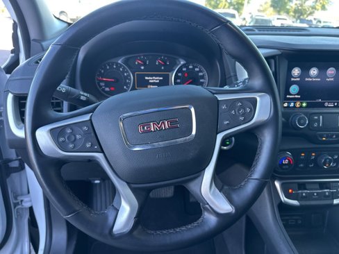 Used 2024 GMC Terrain SLT image 11