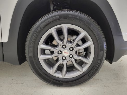 Used 2024 GMC Terrain SLT image 21
