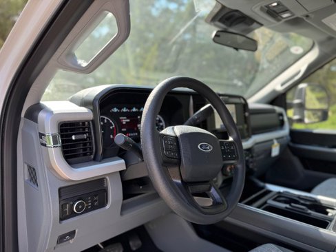 New 2025 Ford F350 XLT image 12