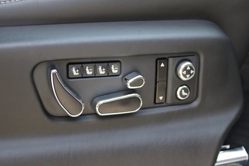 Used 2018 Bentley Bentayga image 31