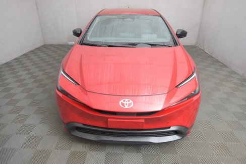 New 2026 Toyota Prius LE image 2