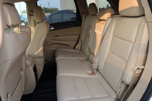 Used 2019 Jeep Grand Cherokee Laredo image 16