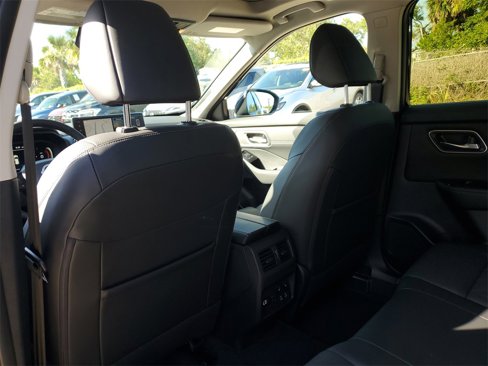 New 2026 Nissan Rogue Platinum image 7
