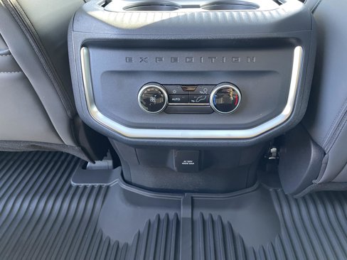 New 2025 Ford Expedition Active image 26