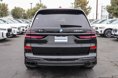 New 2026 BMW X7 M60i image 5