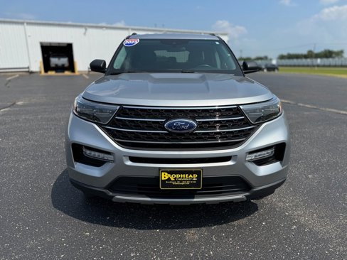 Used 2023 Ford Explorer XLT w/ Equipment Group 202A image 8