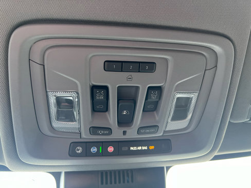 Used 2025 GMC Sierra 3500 Denali w/ Denali Reserve Package image 47