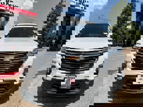 Used 2023 Chevrolet Traverse LT image 4