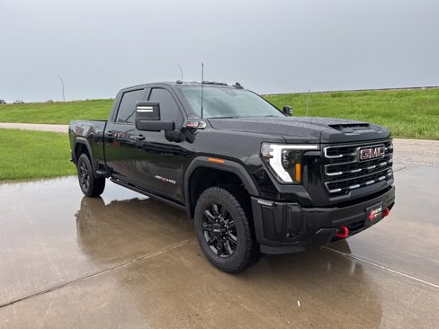 Used 2025 GMC Sierra 2500 AT4 w/ AT4 Premium Plus Package image 4