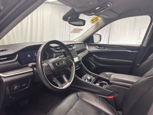 Used 2022 Jeep Grand Cherokee L Limited image 9