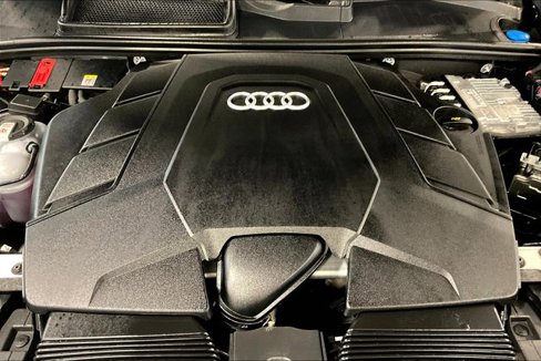 Certified 2025 Audi Q8 Premium image 31