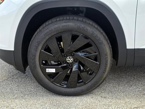 New 2026 Volkswagen Atlas SE image 9