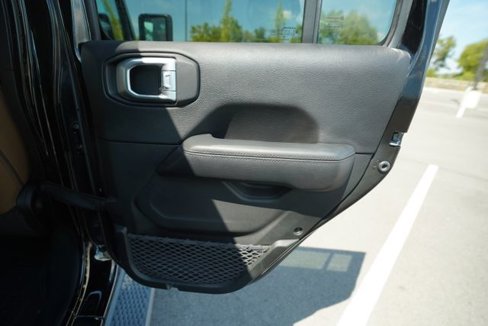 Used 2020 Jeep Wrangler Unlimited Sahara image 20