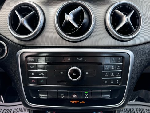 Used 2015 Mercedes-Benz CLA 250 image 22