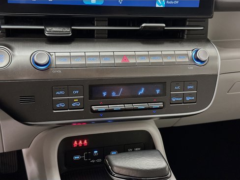 Used 2025 Hyundai Kona SEL image 24