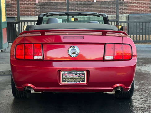 Used 2005 Ford Mustang GT Premium image 11