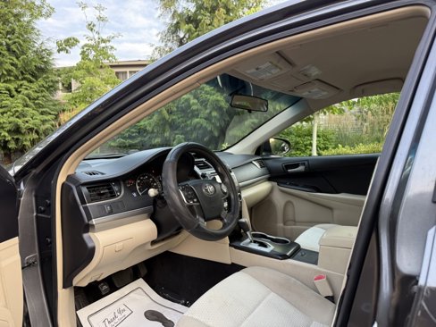 Used 2013 Toyota Camry LE image 9