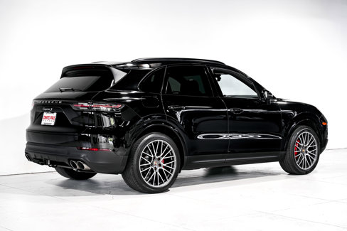 Used 2022 Porsche Cayenne S image 3