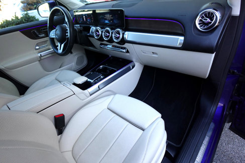 Used 2021 Mercedes-Benz GLB 250 4MATIC w/ Premium Package image 20