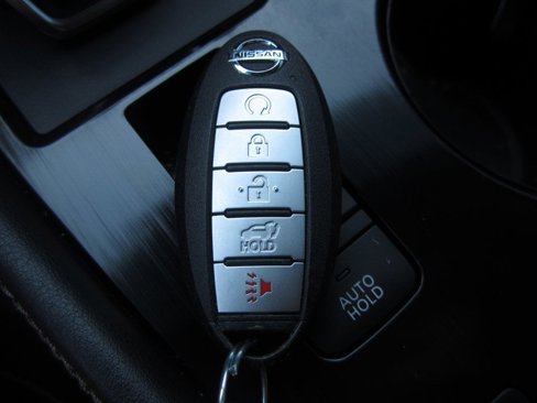 Used 2021 Nissan Rogue Platinum image 25