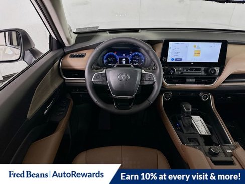New 2026 Toyota Grand Highlander Platinum image 16