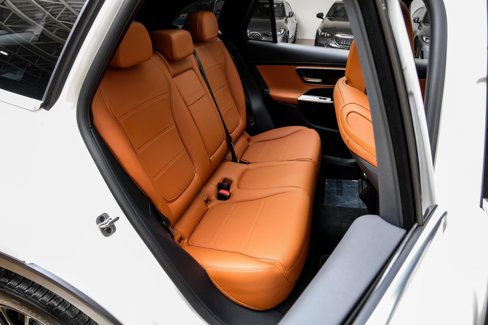 Used 2025 Mercedes-Benz GLC 300 image 35