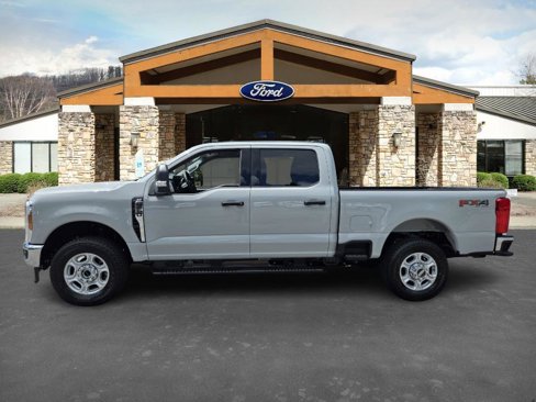 New 2025 Ford F250 XLT w/ FX4 Off-Road Package image 8