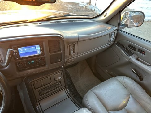 Used 2004 GMC Yukon Denali image 13
