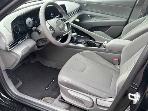 Certified 2025 Hyundai Elantra SEL image 9