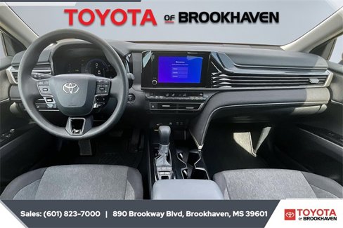 Used 2025 Toyota Camry LE image 13