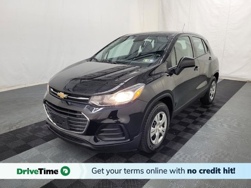 Used 2018 Chevrolet Trax LS image 1
