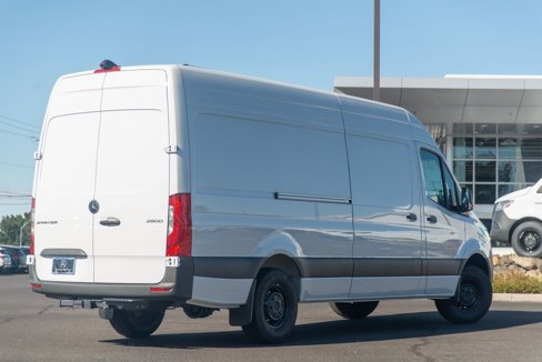 Used 2025 Mercedes-Benz Sprinter 2500 image 11