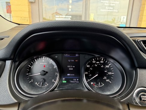 Used 2018 Nissan Rogue SL image 31