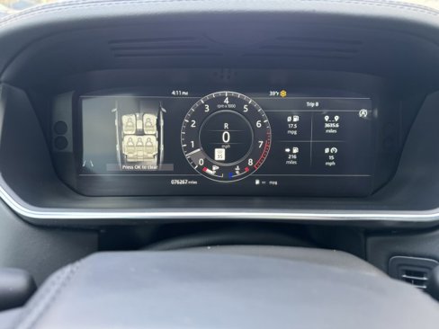 Used 2018 Land Rover Range Rover HSE image 32