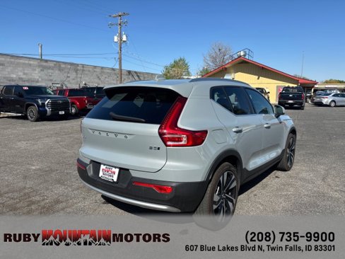 Used 2024 Volvo XC40 B5 Ultimate w/ Protection Package Premier image 7