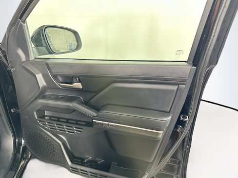 Used 2025 Toyota Tacoma TRD Off-Road image 31