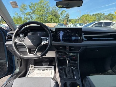 Certified 2025 Volkswagen Jetta SE image 20