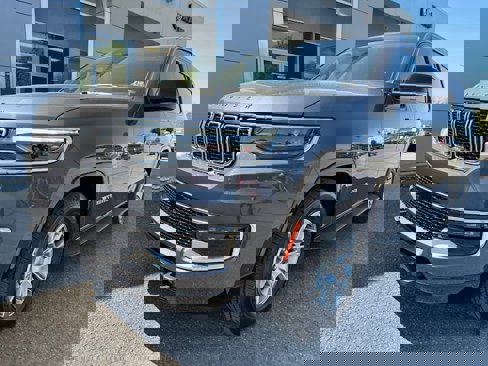 New 2024 Jeep Wagoneer L 4WD w/ Rear Seat Video Group 1 image 2